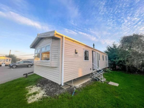 Great 3 Bedroom Caravan At Steeple Bay Holiday Park Ref 36013D